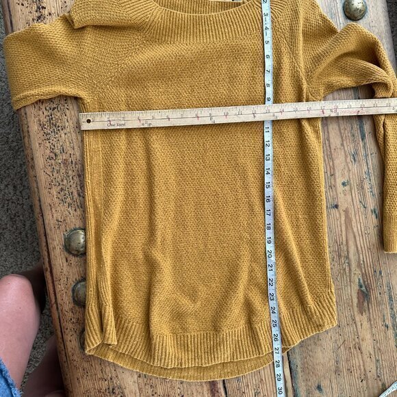 Loft Mustard Long Sleeve Sweater Size Small - Picture 6 of 6